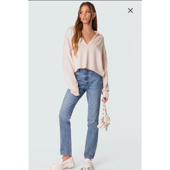 Edikted Pullovers
Marcie Oversize Crop Sweater in Light Pink - Picture 4 of 13